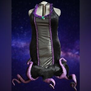 Disney Ursula Halloween costume; Villains by Leg Avenue
sz 1x/2x